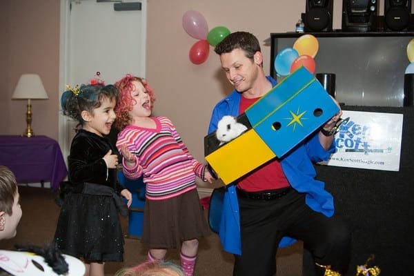 Atlanta Birthday Magician Ken Scott Surprising the kids